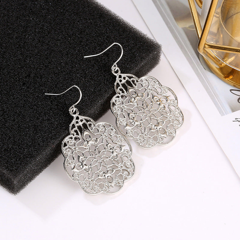 Adiffu Fashionable Palace Plaid Hollow Earrings