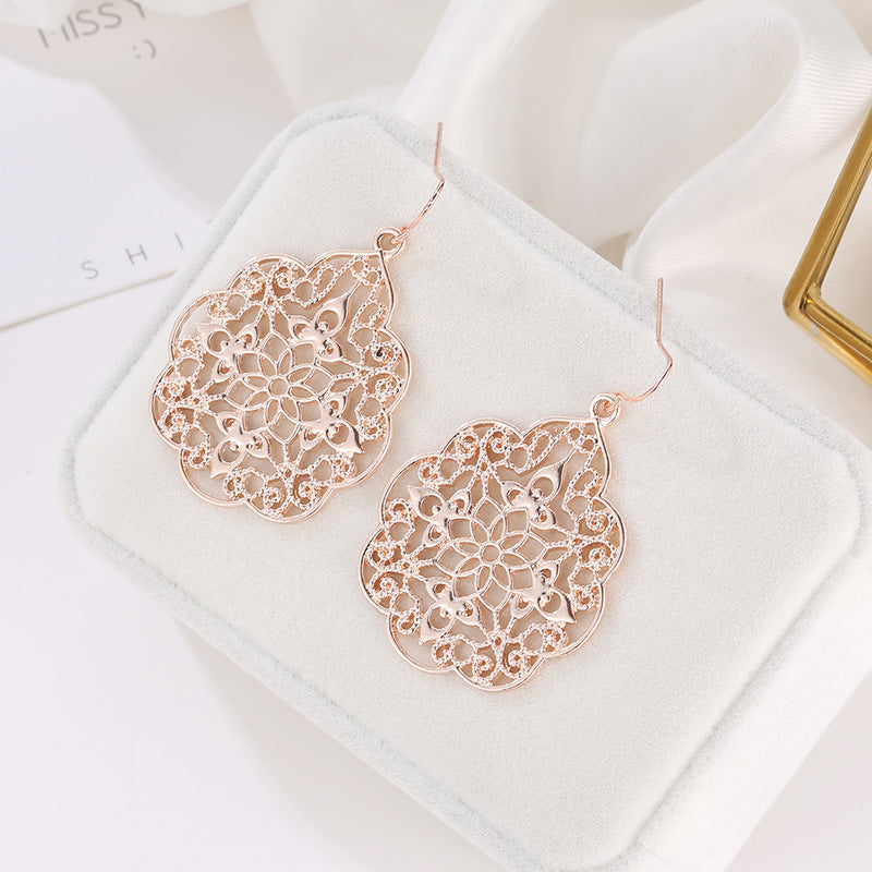 Adiffu Fashionable Palace Plaid Hollow Earrings