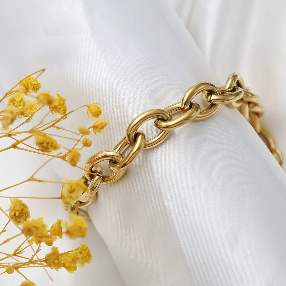 Trendy Vintage O-Shaped 18K Gold Bracelet