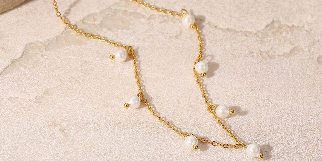 How To Match The Necklace And Neckline Correctly?
