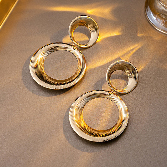 European and American Retro Creative Striped Circle Earrings