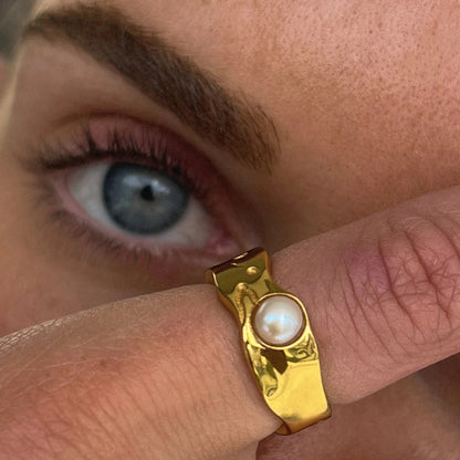 Adiffu Pearl Ring