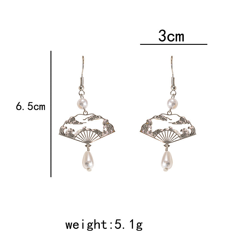 Adiffu Vintage Hollow Scalloped Pearl Earrings