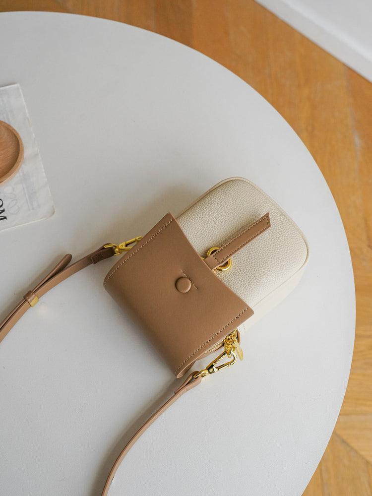Adiffu Delicate And Compact Mobile Phone Bag