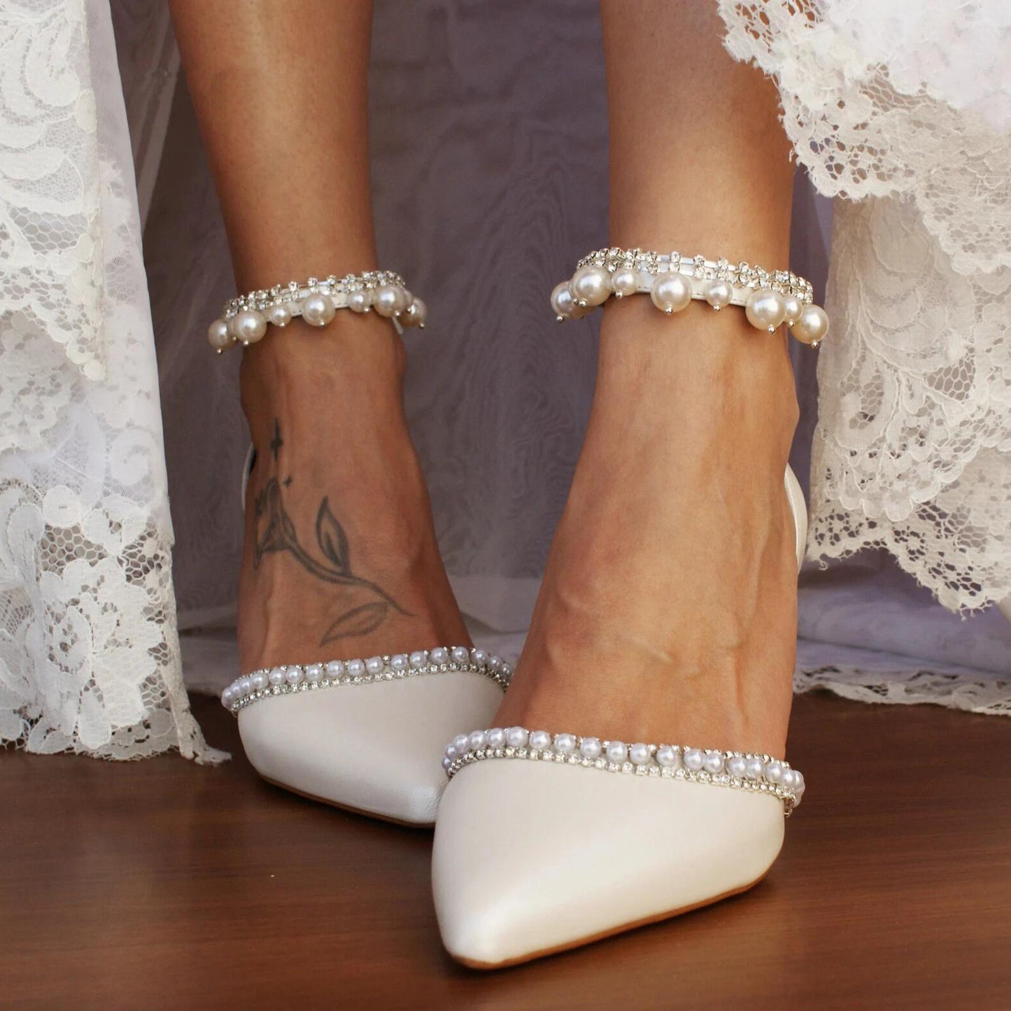 Adiffu Pointed Rhinestone Pearl Fringe Wedding Shoes