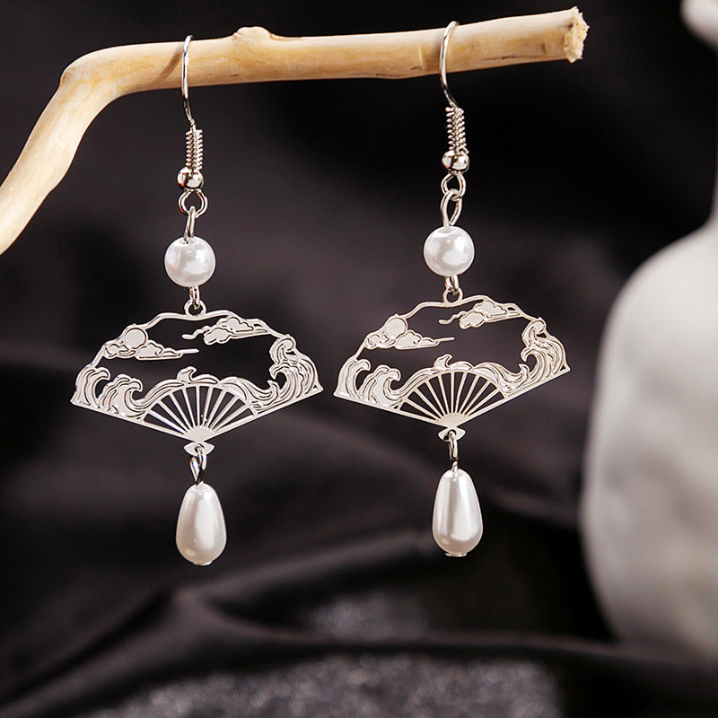 Adiffu Vintage Hollow Scalloped Pearl Earrings