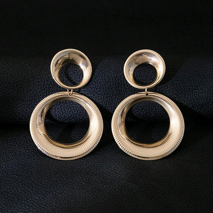 European and American Retro Creative Striped Circle Earrings