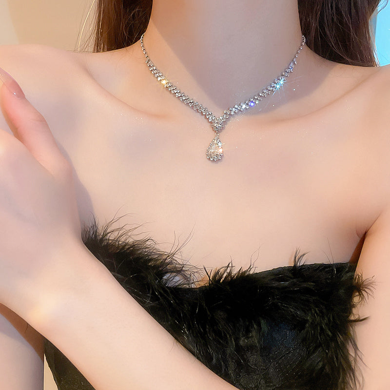 Adiffu Sparkling Necklace And Earring