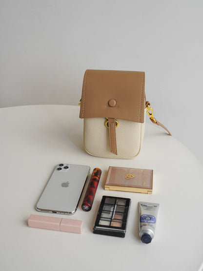 Adiffu Delicate And Compact Mobile Phone Bag