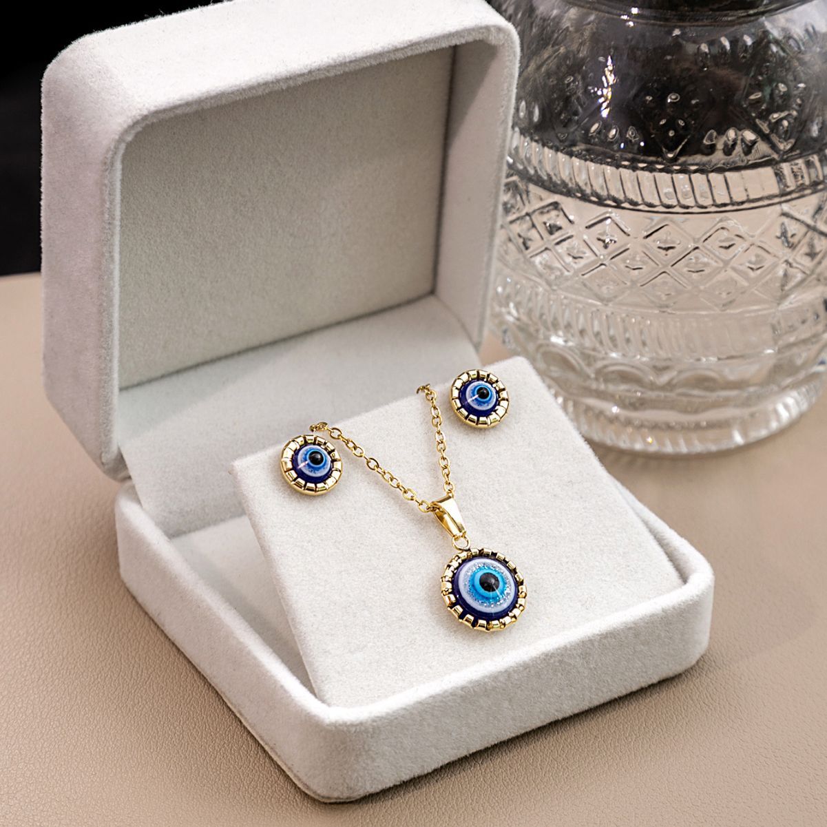 European and American Personality Nightmare Eye Pendant Necklace