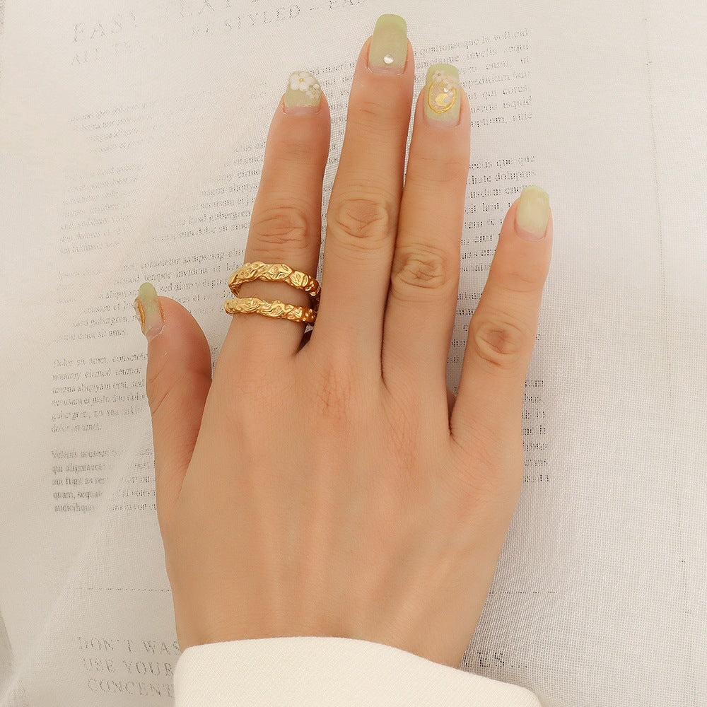 Adiffu 18K Gold Beat Tinfoil Textured Double Ring
