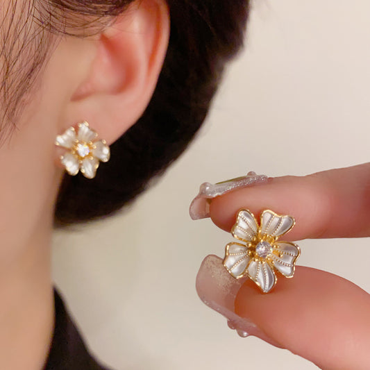Stylish Camellia Earrings With Rhinestone