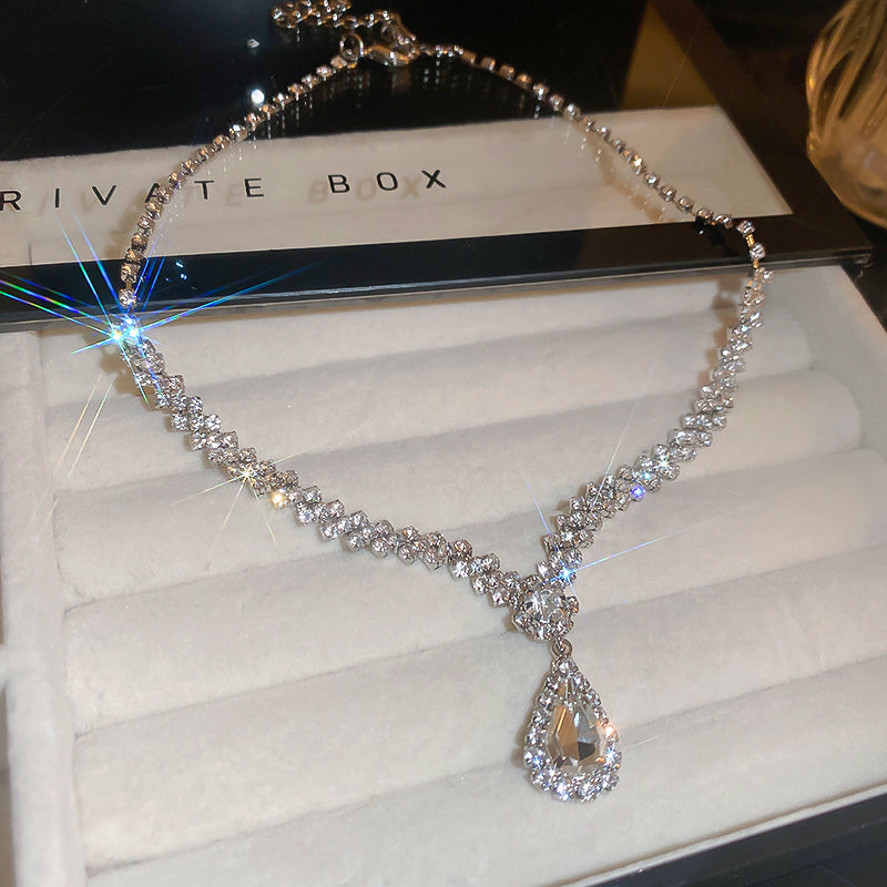 Adiffu Sparkling Necklace And Earring