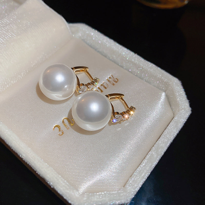 Adiffu Elegant Pearl Earrings