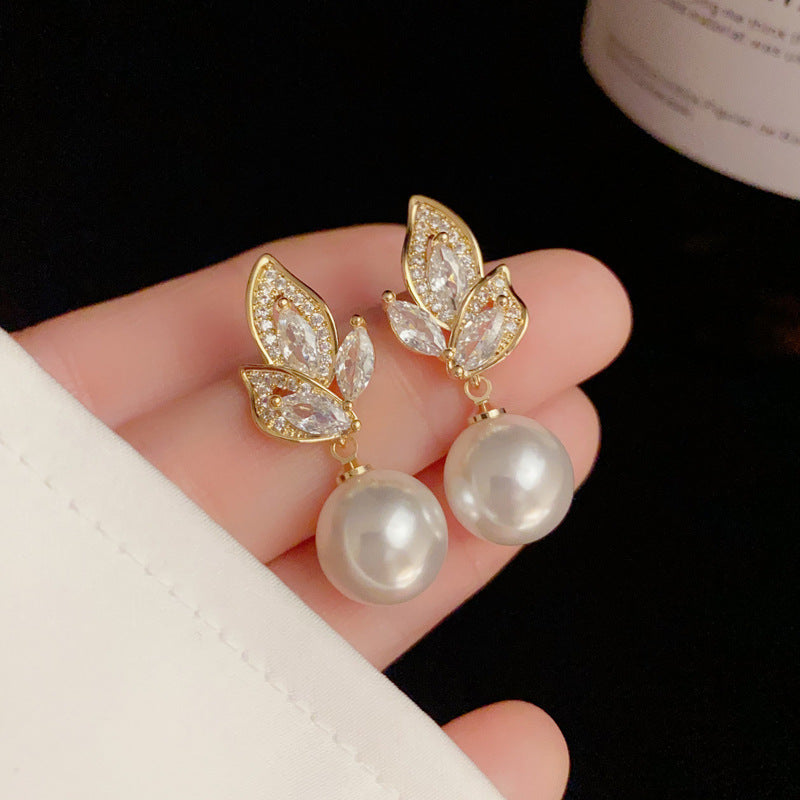 Adiffu Stylish Micro-inlaid Zircon Leaf Pearl Earrings