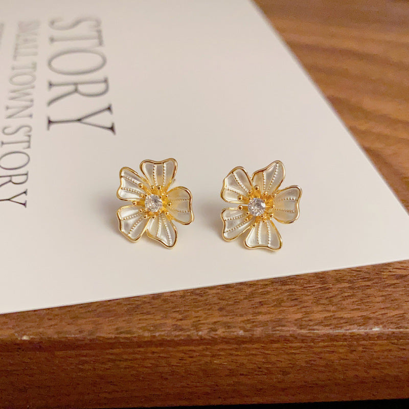 Stylish Camellia Earrings With Rhinestone