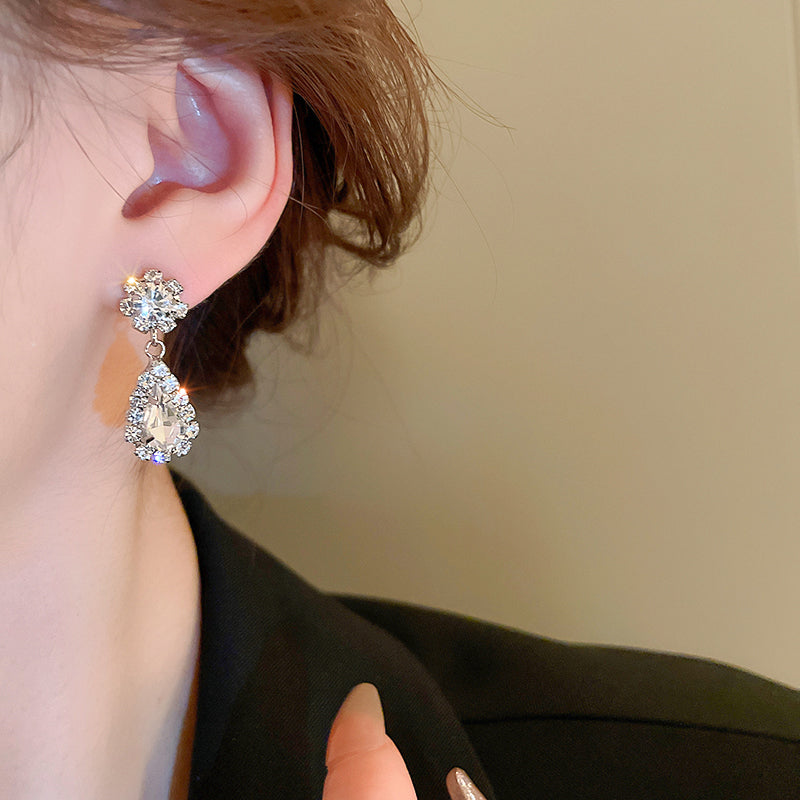 Adiffu Sparkling Necklace And Earring