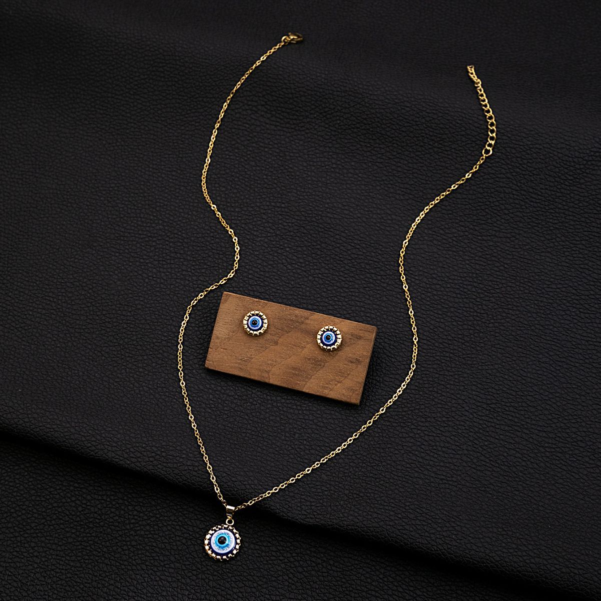 European and American Personality Nightmare Eye Pendant Necklace