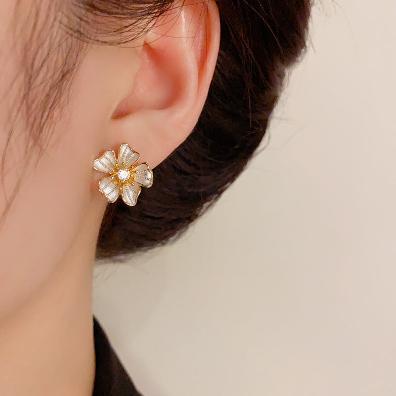 Stylish Camellia Earrings With Rhinestone