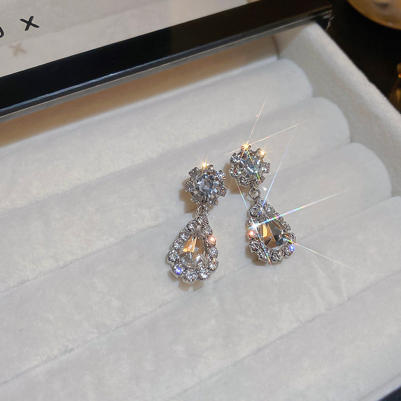Adiffu Sparkling Necklace And Earring