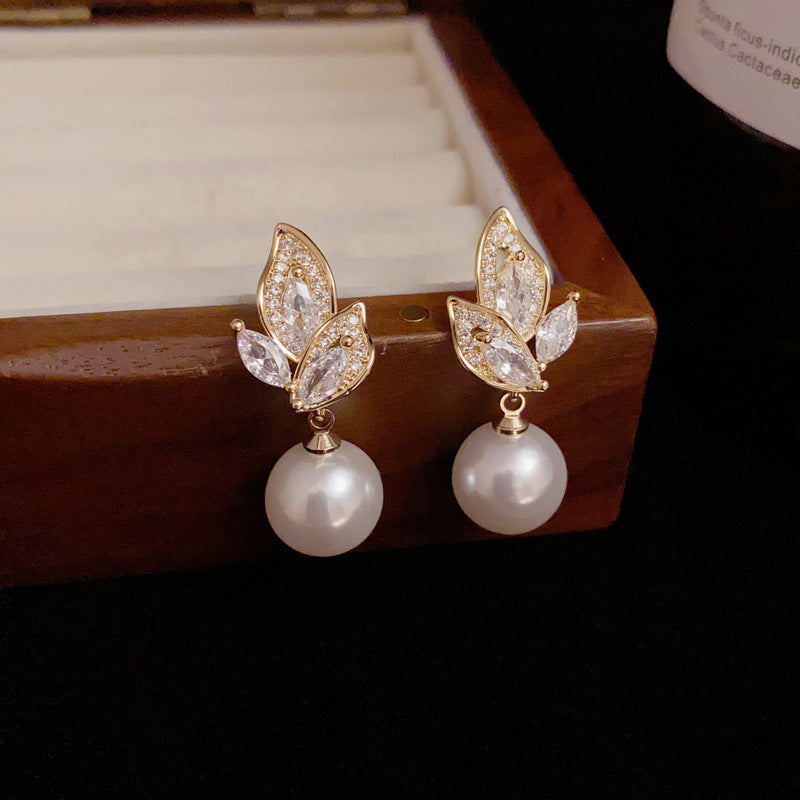Adiffu Stylish Micro-inlaid Zircon Leaf Pearl Earrings