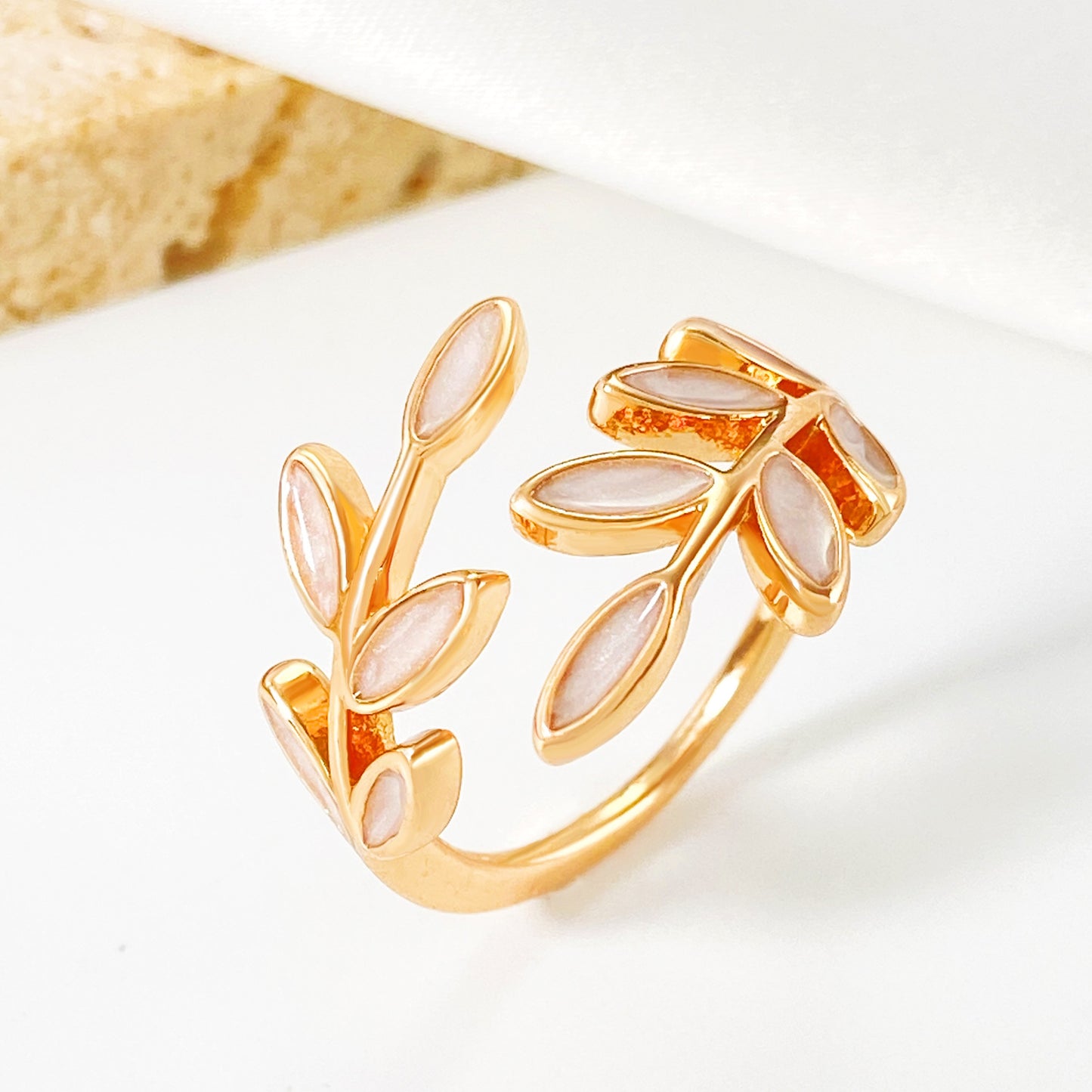 Adiffu Green Leaf Geometric Opening Ring