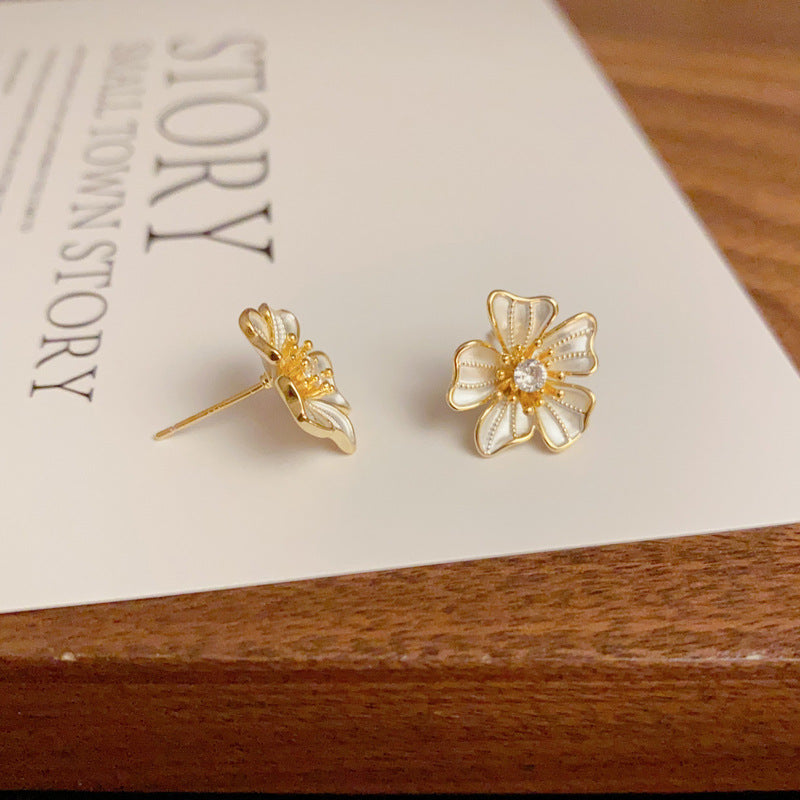 Stylish Camellia Earrings With Rhinestone