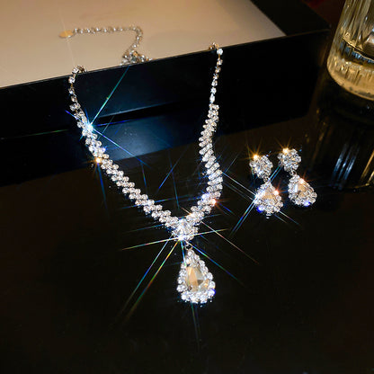 Adiffu Sparkling Necklace And Earring