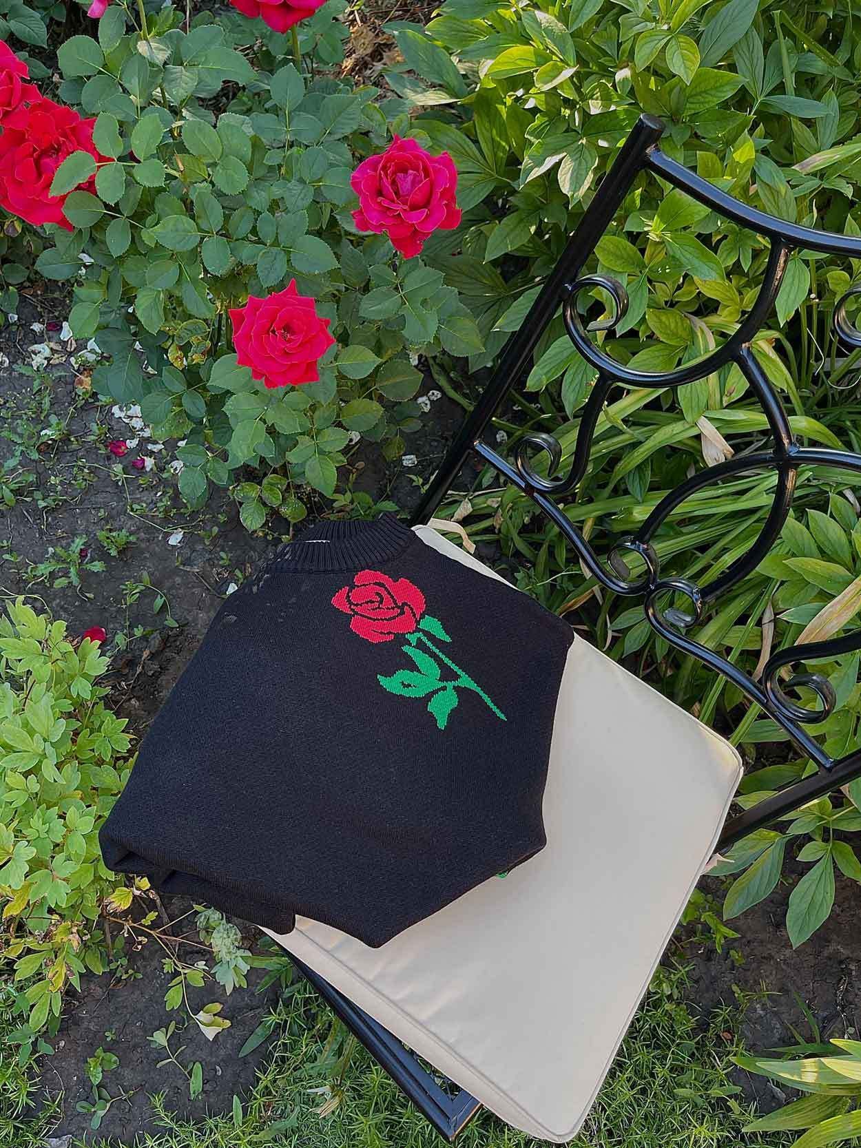Adiffu Loose Colored Rose Crew-neck Sweater