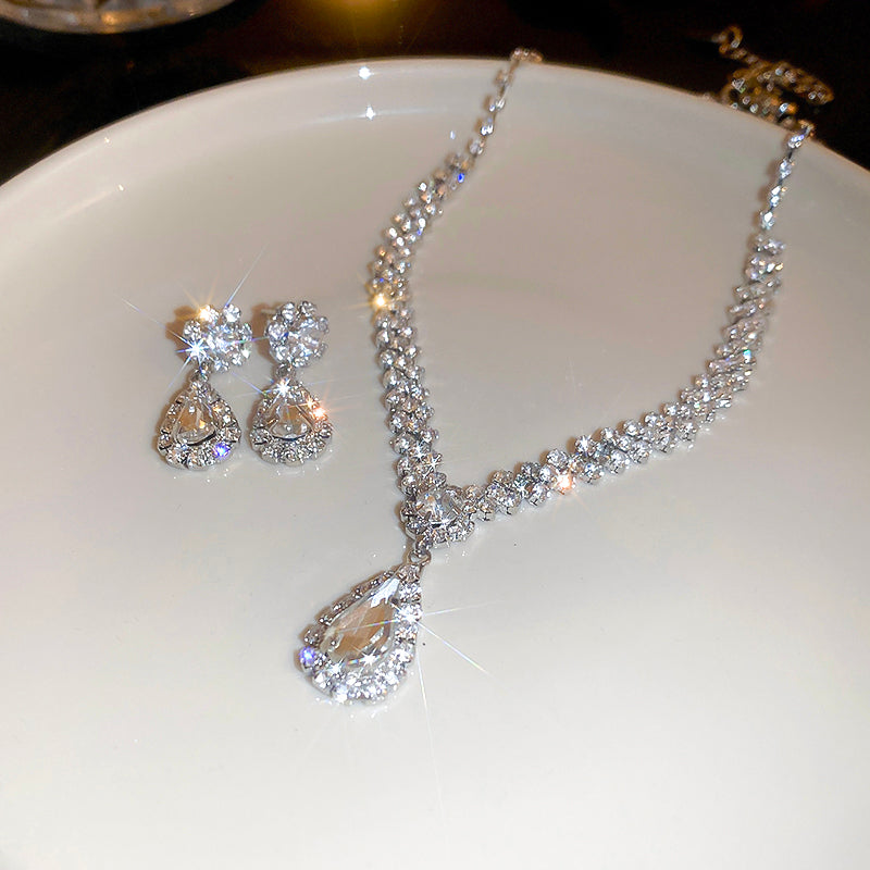 Adiffu Sparkling Necklace And Earring
