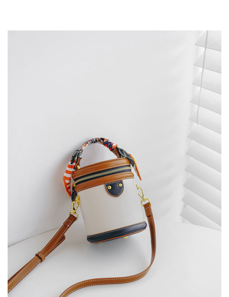 Adiffu Fashionable Barrel-Type Handbag