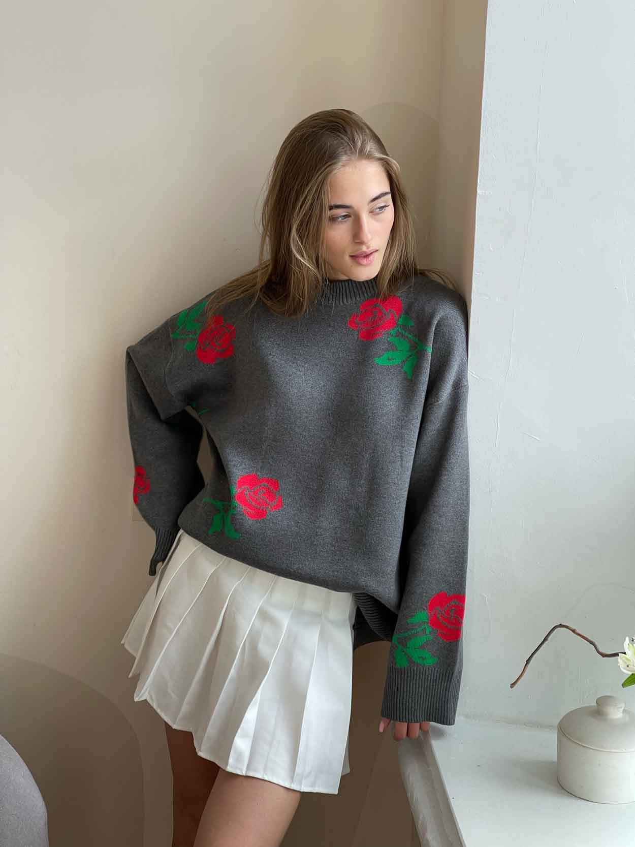 Adiffu Loose Colored Rose Crew-neck Sweater