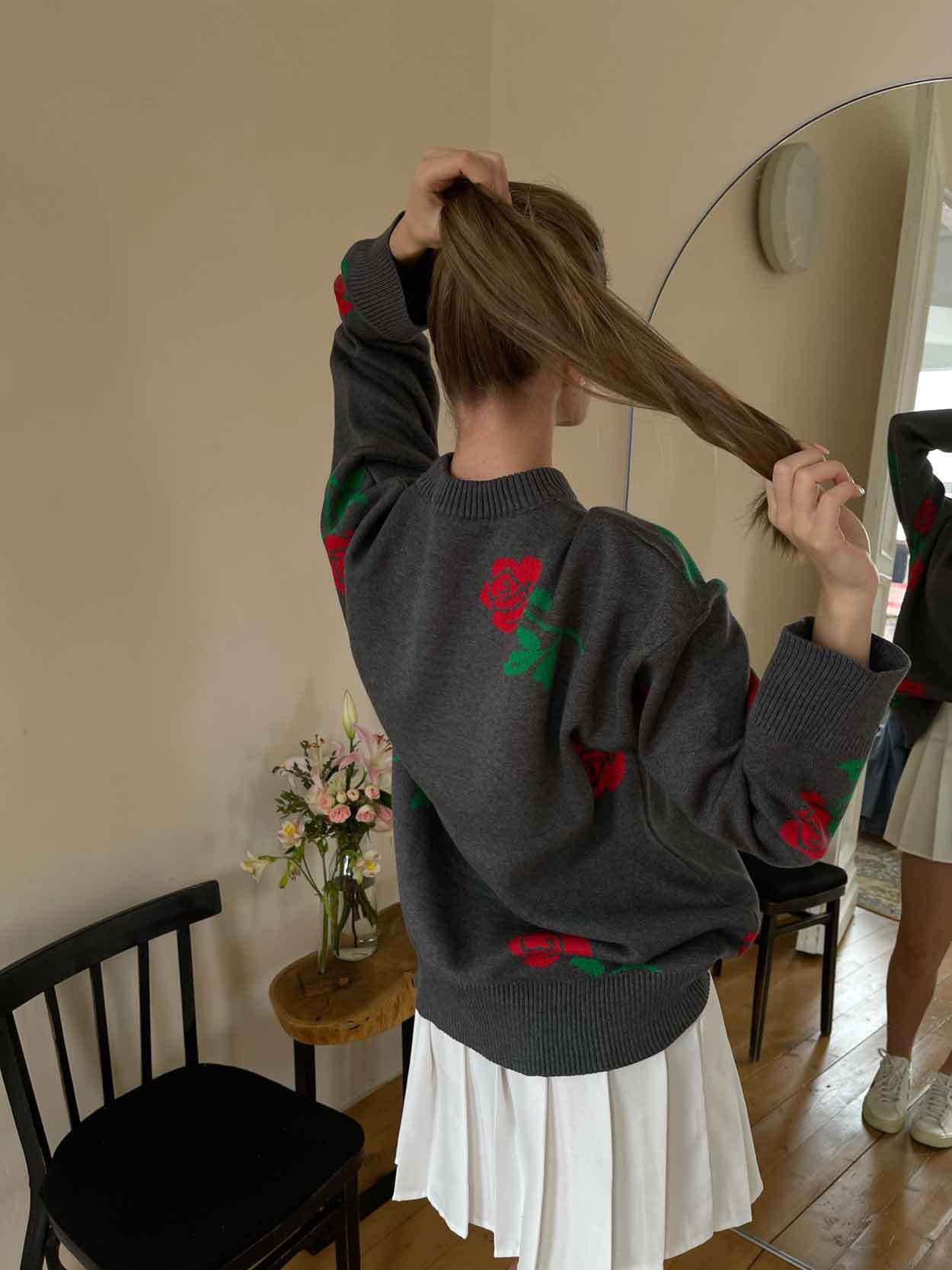 Adiffu Loose Colored Rose Crew-neck Sweater