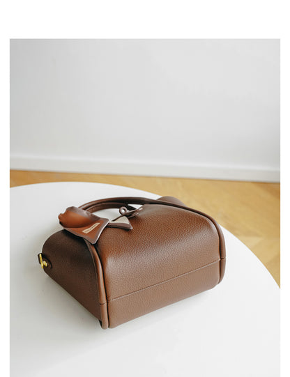 Small Volume Large Capacity Tote Bag