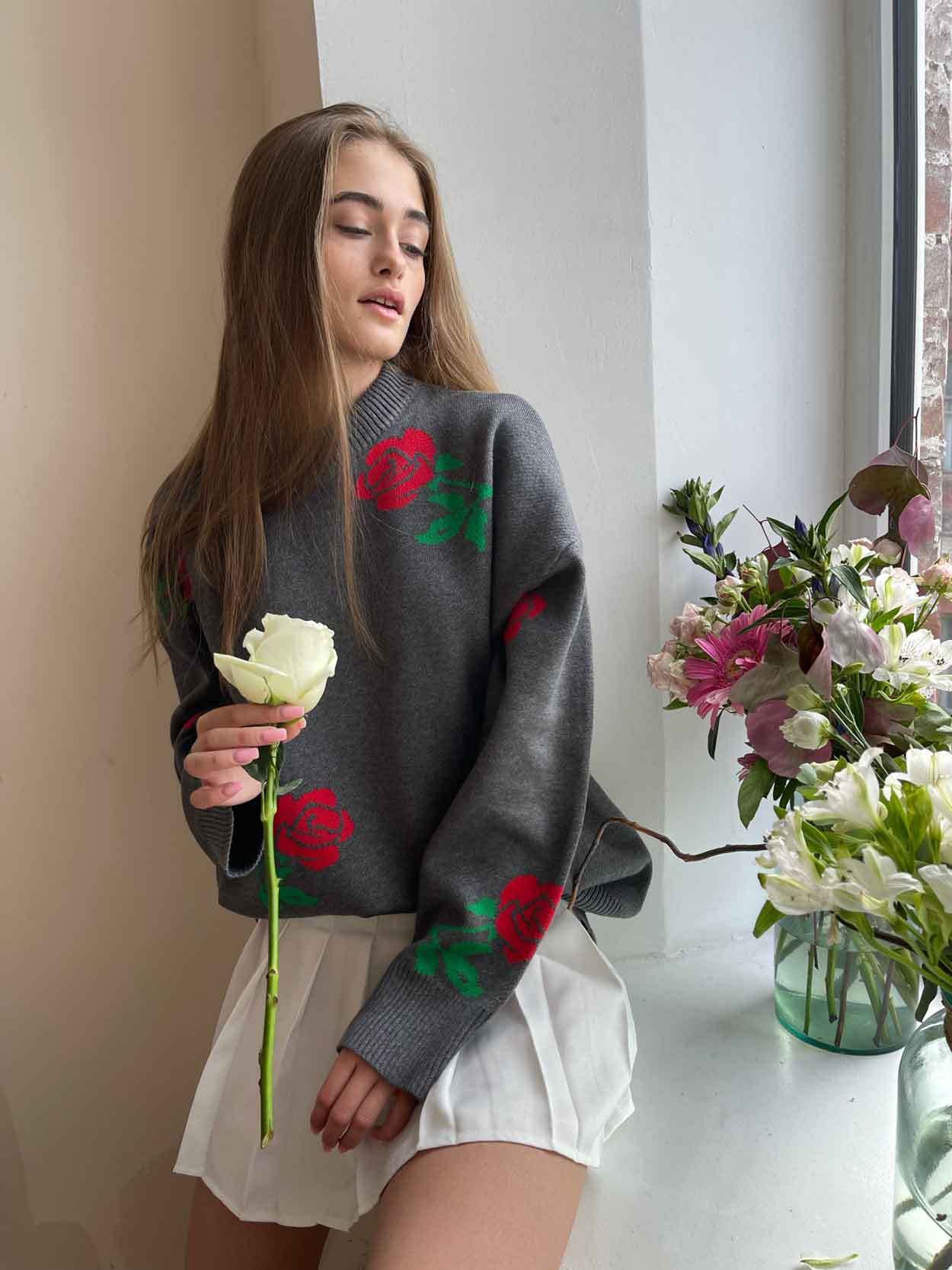 Adiffu Loose Colored Rose Crew-neck Sweater