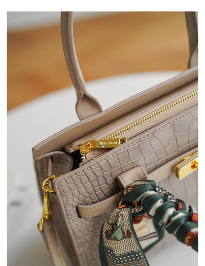 Simple Fashion Atmospheric Handbag And Crossbody Bag