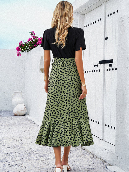 Adiffu Contrasting V-neck Midlength Dress