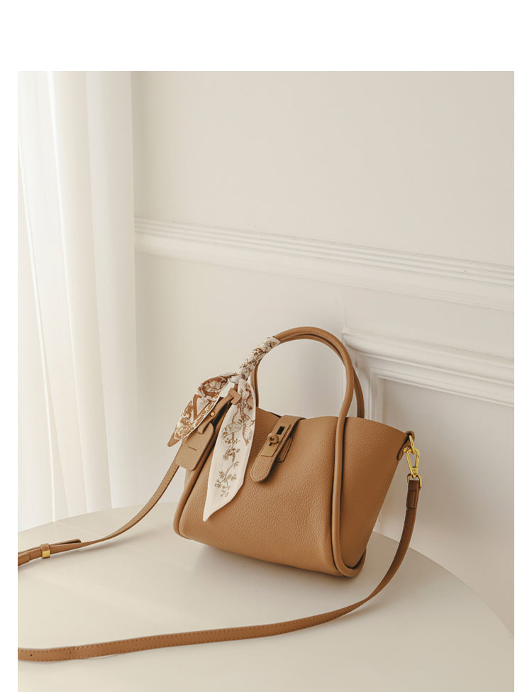 Small Volume Large Capacity Tote Bag