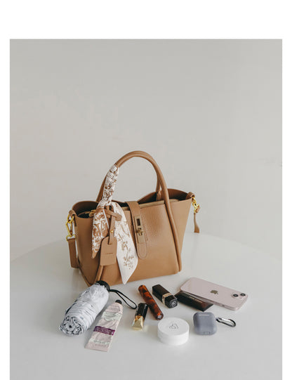 Small Volume Large Capacity Tote Bag