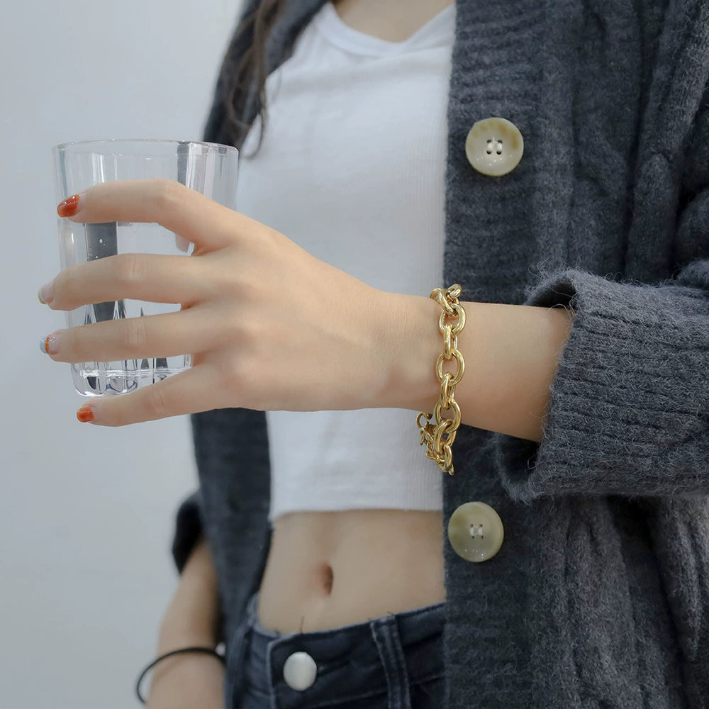 Trendy Vintage O-Shaped 18K Gold Bracelet