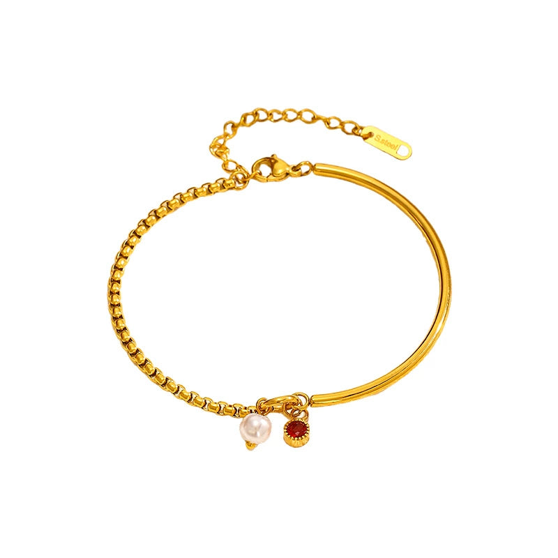 Chic Minimalist Gold Bracelet