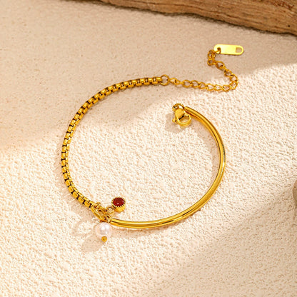 Chic Minimalist Gold Bracelet
