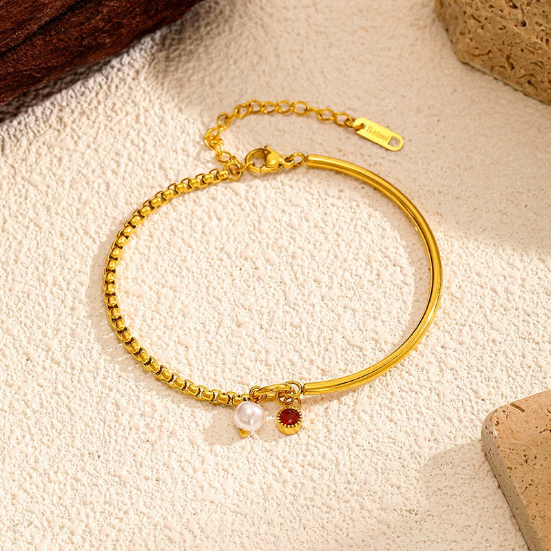 Chic Minimalist Gold Bracelet