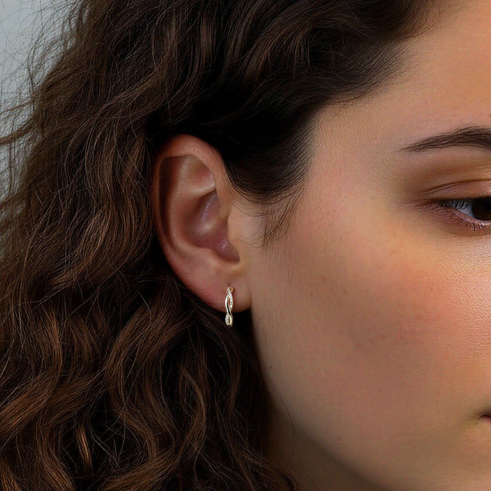 Aurora Möbius Twist Huggie Earrings – S925 Sterling Silver & Moissanite