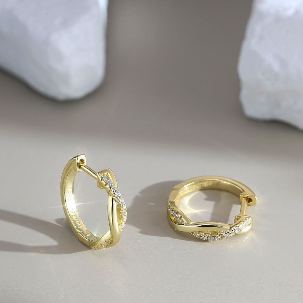 Aurora Möbius Twist Huggie Earrings – S925 Sterling Silver & Moissanite
