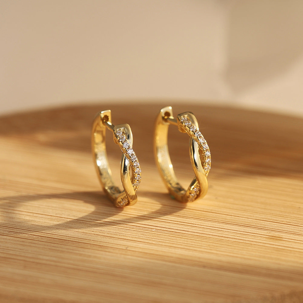 Aurora Möbius Twist Huggie Earrings – S925 Sterling Silver & Moissanite