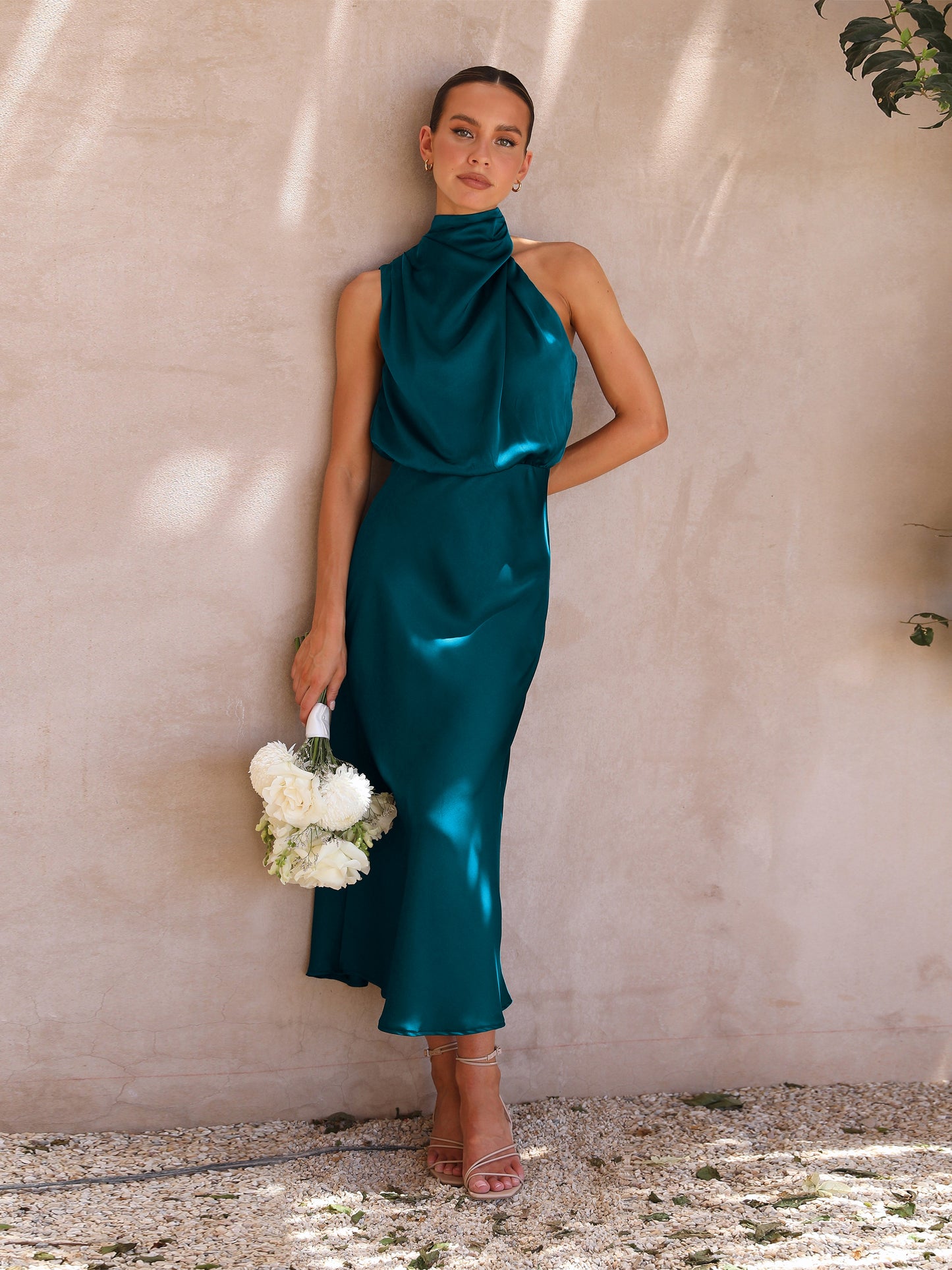 Stylish And Elegant Sleeveless Dress