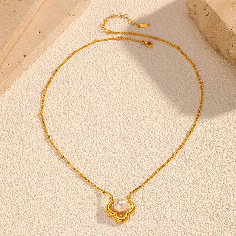 Elegant 18K Gold Statement Necklace