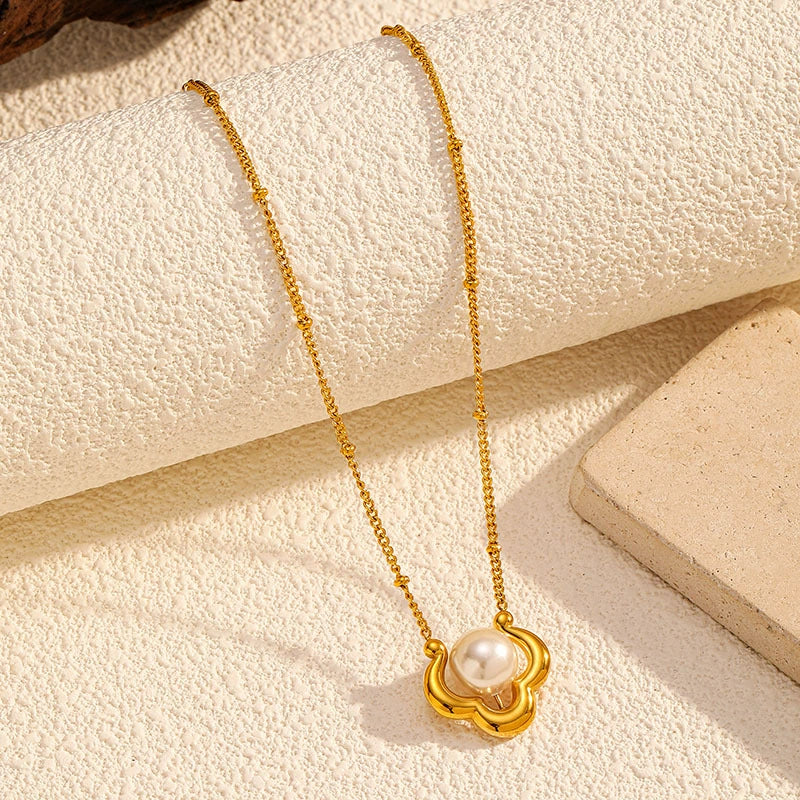 Elegant 18K Gold Statement Necklace