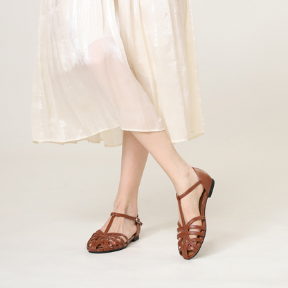 BreezeWeave Breathable Woven Closed-Toe Flat Roman Sandals for Women